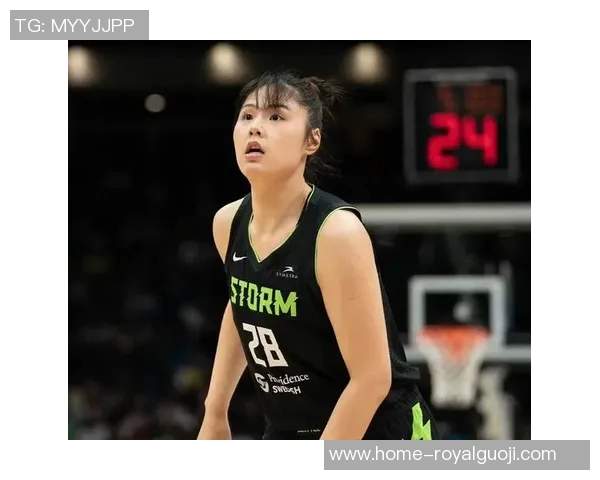 风暴队大胜夜李月汝表现出色但教练对一细节心存忧虑